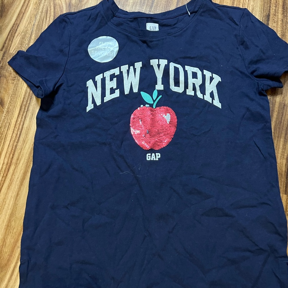 GAP Kids sequin flip T-shirt. Size XL. NWT